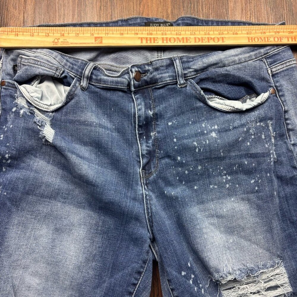 Judy Blue Boyfriend Fit Jeans Destroyed Medium Wash JB82169LT Women’s Size 22W - Picture 6 of 11